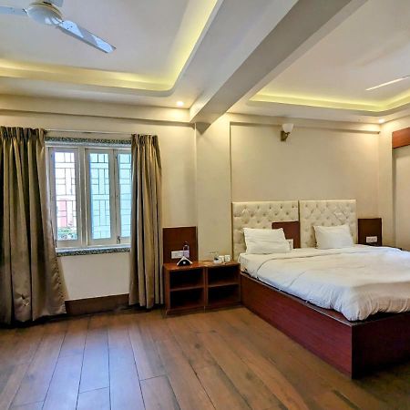 The Aster Enclave Hotel Kolkata Bagian luar foto