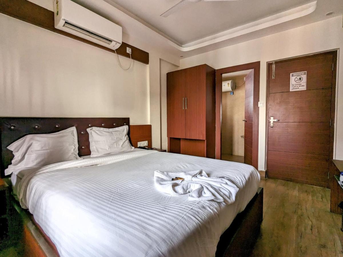 The Aster Enclave Hotel Kolkata Bagian luar foto