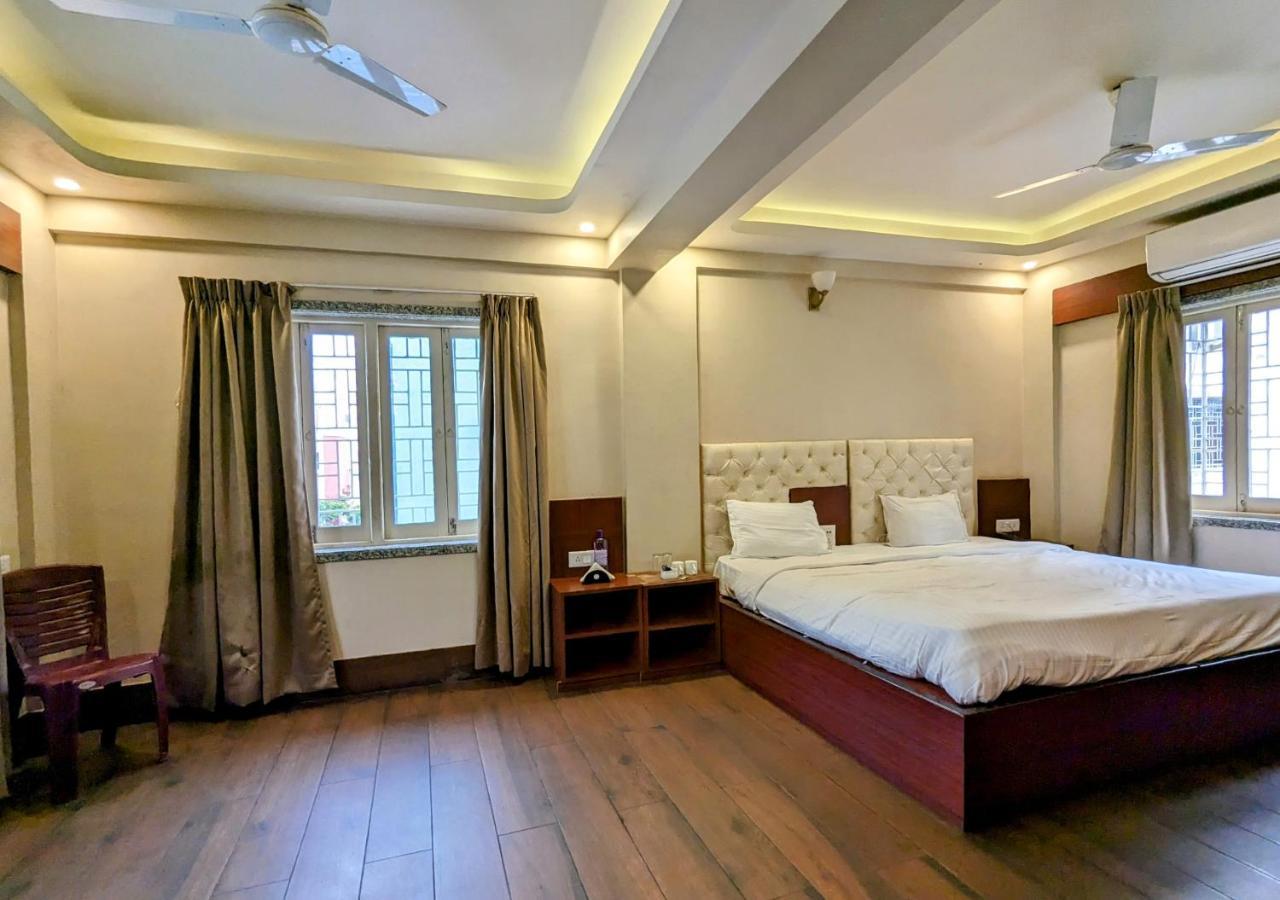 The Aster Enclave Hotel Kolkata Bagian luar foto