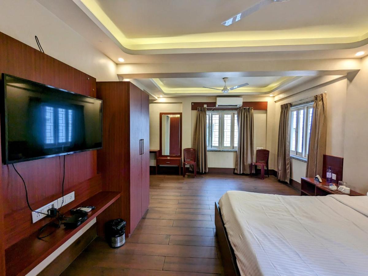 The Aster Enclave Hotel Kolkata Bagian luar foto