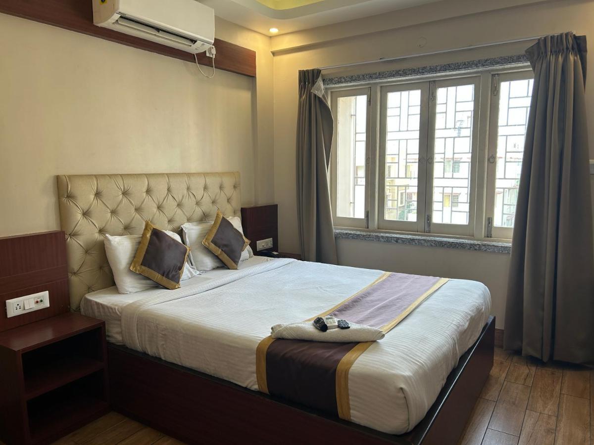 The Aster Enclave Hotel Kolkata Bagian luar foto