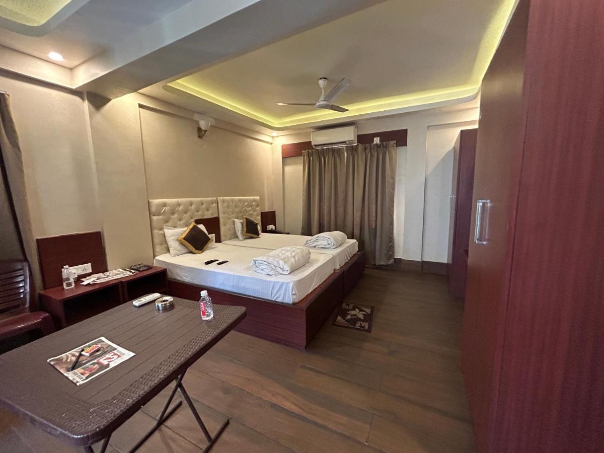 The Aster Enclave Hotel Kolkata Bagian luar foto